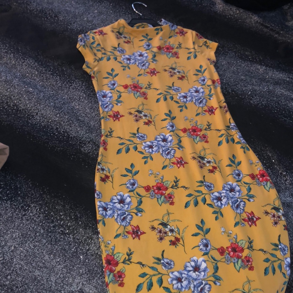 Sunshine fitted dress 🌼